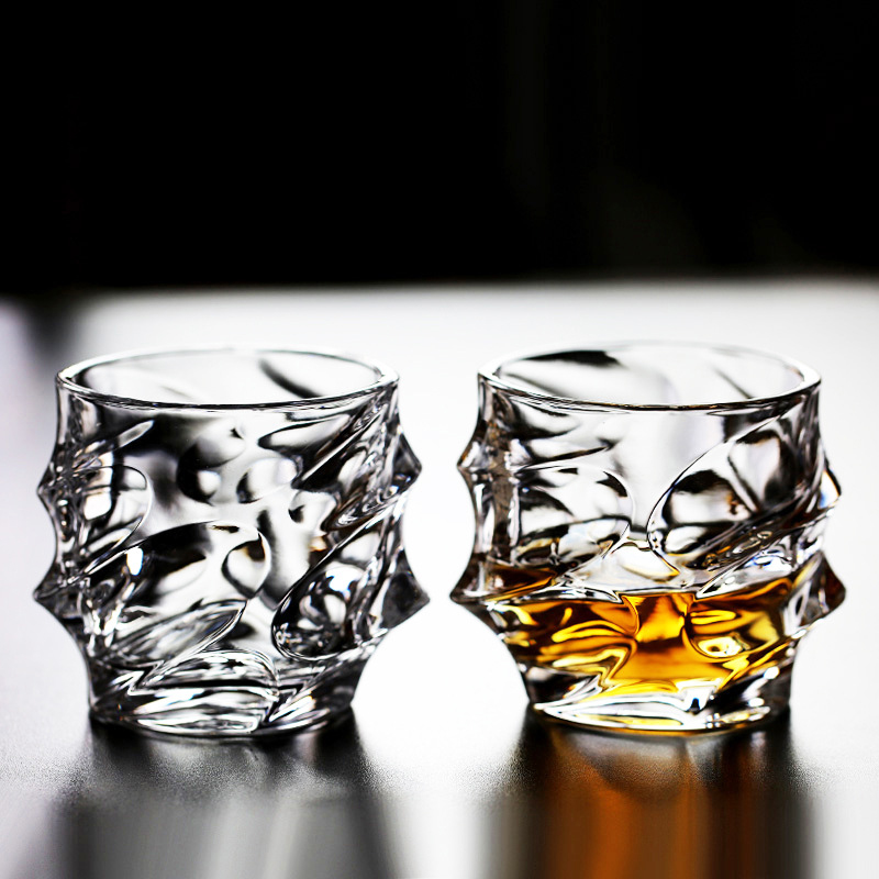 Wine Whiskey Beer - 透明なカクテルブランディカップ,家庭用ウイスキーグラス,北欧の外国の古典的なワイン,波状のビールカップ,2個セット,320ml