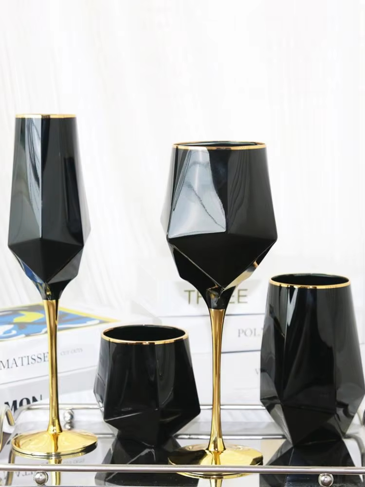 Wine Whiskey Beer - 純粋な黒のクリスタルのワイングラス,金色のエッジ,豪華なゴブレット,不規則なモデルの部屋,特別なシャンパンカップ,ウイスキー,ビールグラス