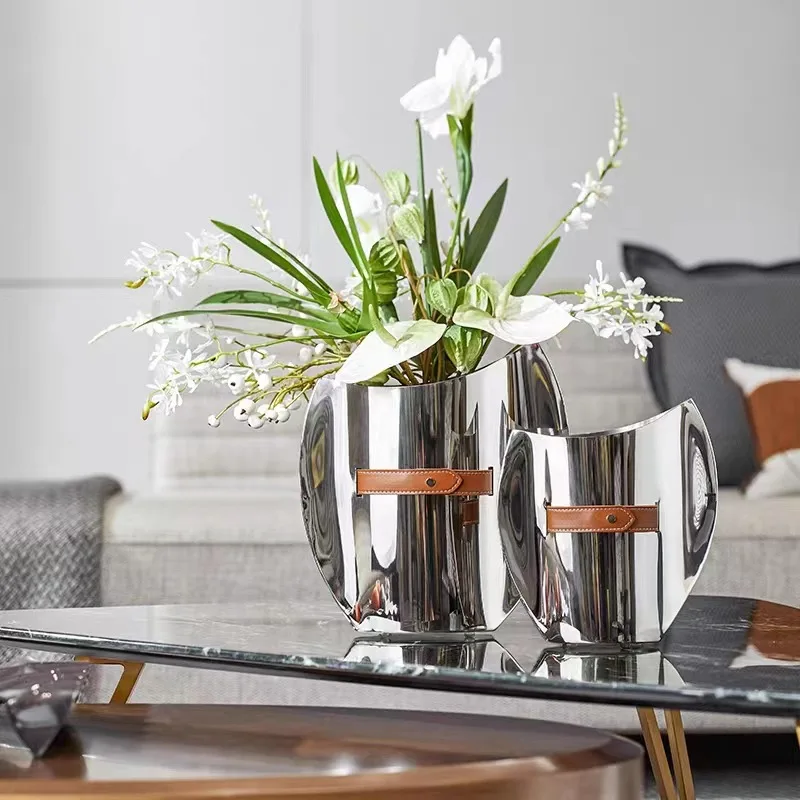 Ice Bucket Silver - 湾曲したステンレス鋼の花瓶,シルバーの角氷,金属の革,家の装飾,リビングルームの装飾,ダイニングテーブル