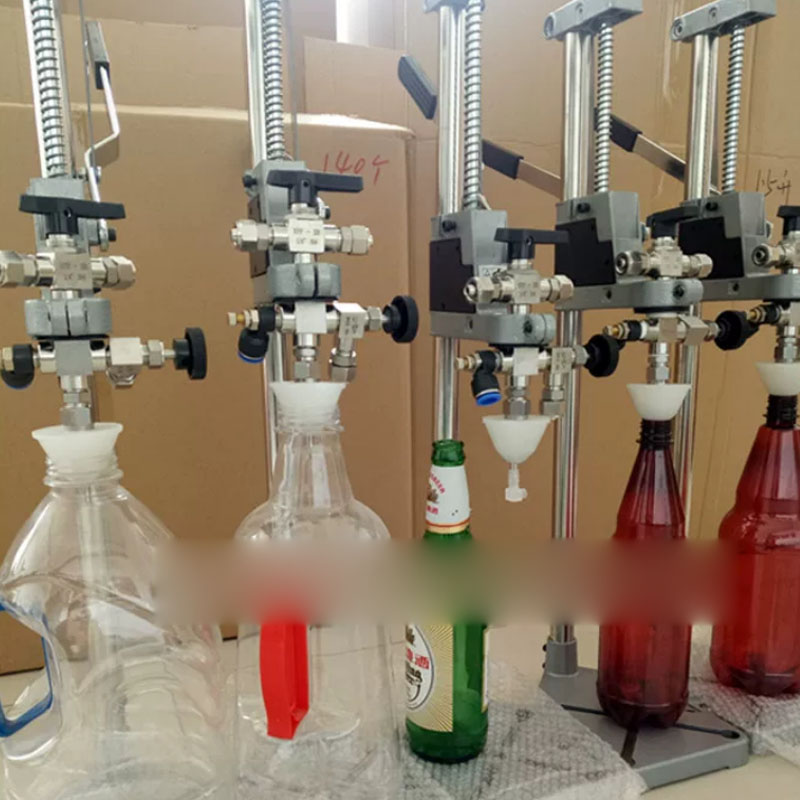 手動ボトルコルク圧着機、手動式ワイン・ビールボトルキャッピン - Wine In Beer Bottle のレビューと価格
