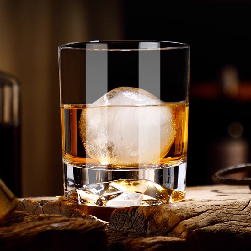 厚い底の透明なウイスキーグラス,クリエイティブスピリットカッ - Wine Beer And Spirit のレビューと価格