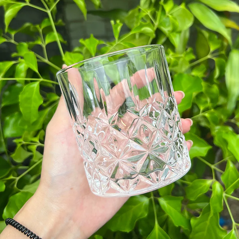エンボスアルコールカップ、ヨーロピアンスタイル、ホームバーパ - Wine Beer And Spirit のレビューと価格