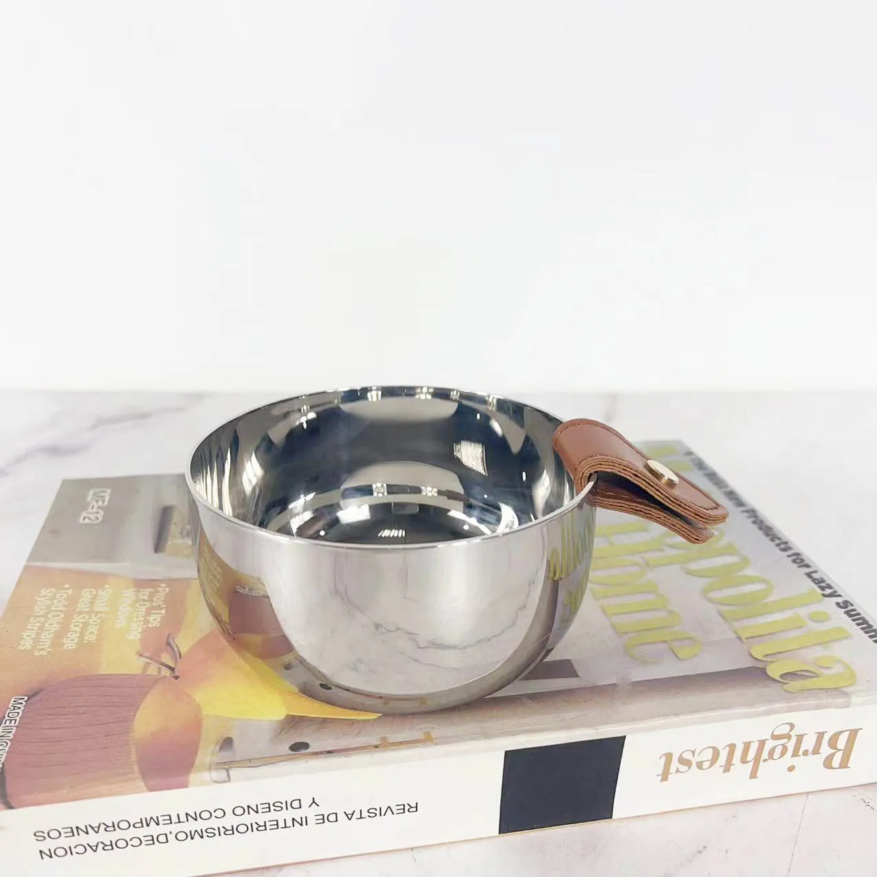 モダンな革製シルバーメタルシャンパンレッドワインアイスバケッ - Ice Bucket Silver のレビューと価格